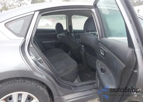 2015 Nissan Altima 2.5 S из США, поврежденный, VIN 1N4AL3AP8FN878754